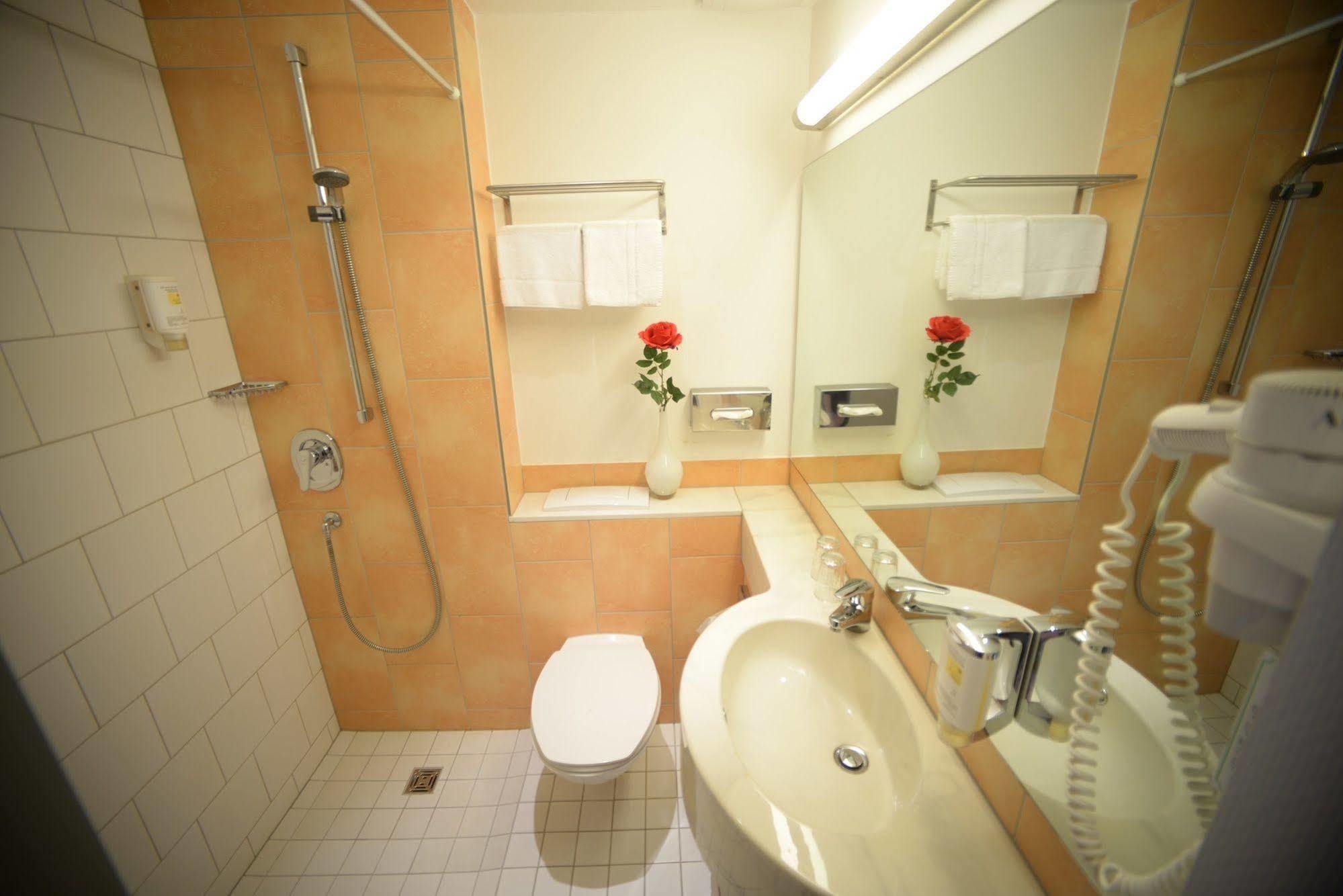 L'Escala Hotel Драйайх Екстериор снимка